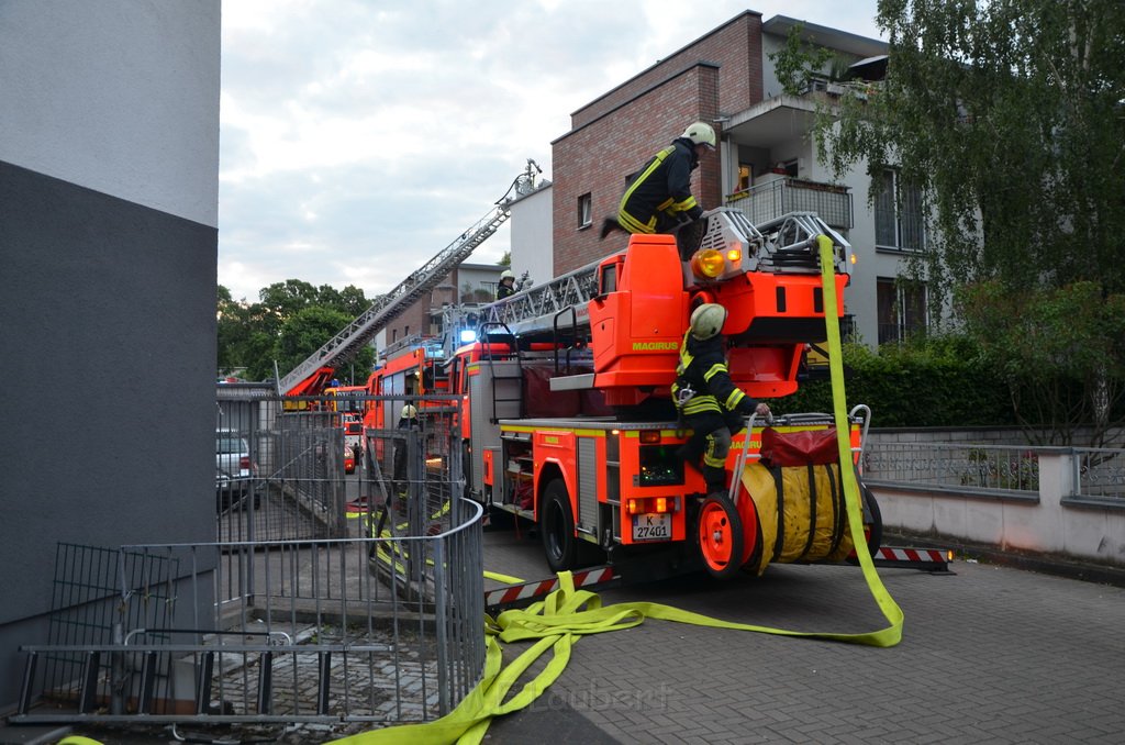 Feuer 2 Y Koeln Raderberg Stahleckstr P21.JPG - Miklos Laubert